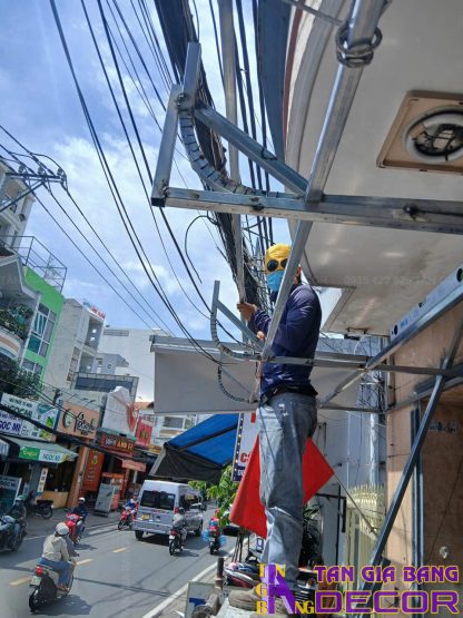 Thi công bảng hiệu quán bánh mì Xích Ký
