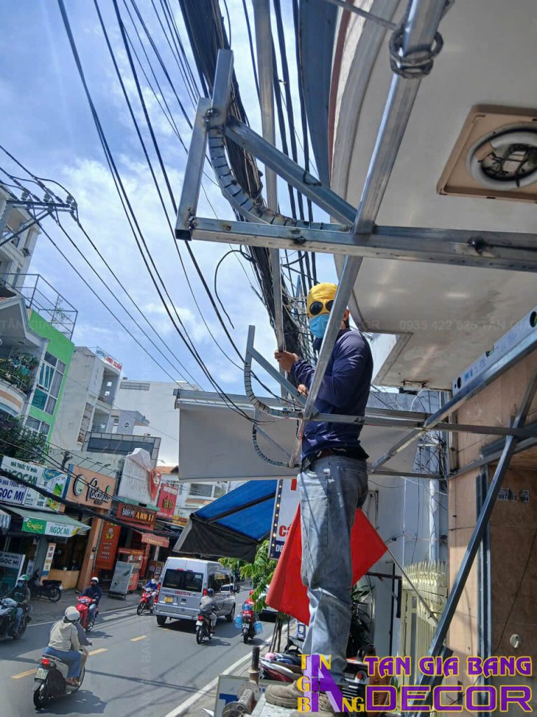 Thiết kế quán bánh mì Xích Ký màu đỏ hiện đại 1 Thi công bảng hiệu quán bánh mì Xích Ký