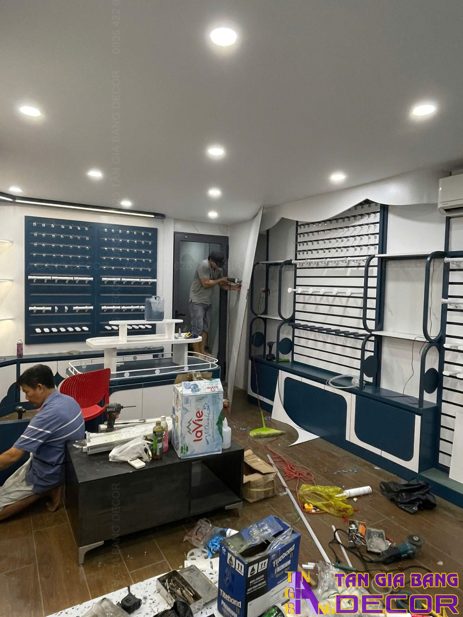 Thi Công Nội Thất Shop Phụ Kiện ACLEY