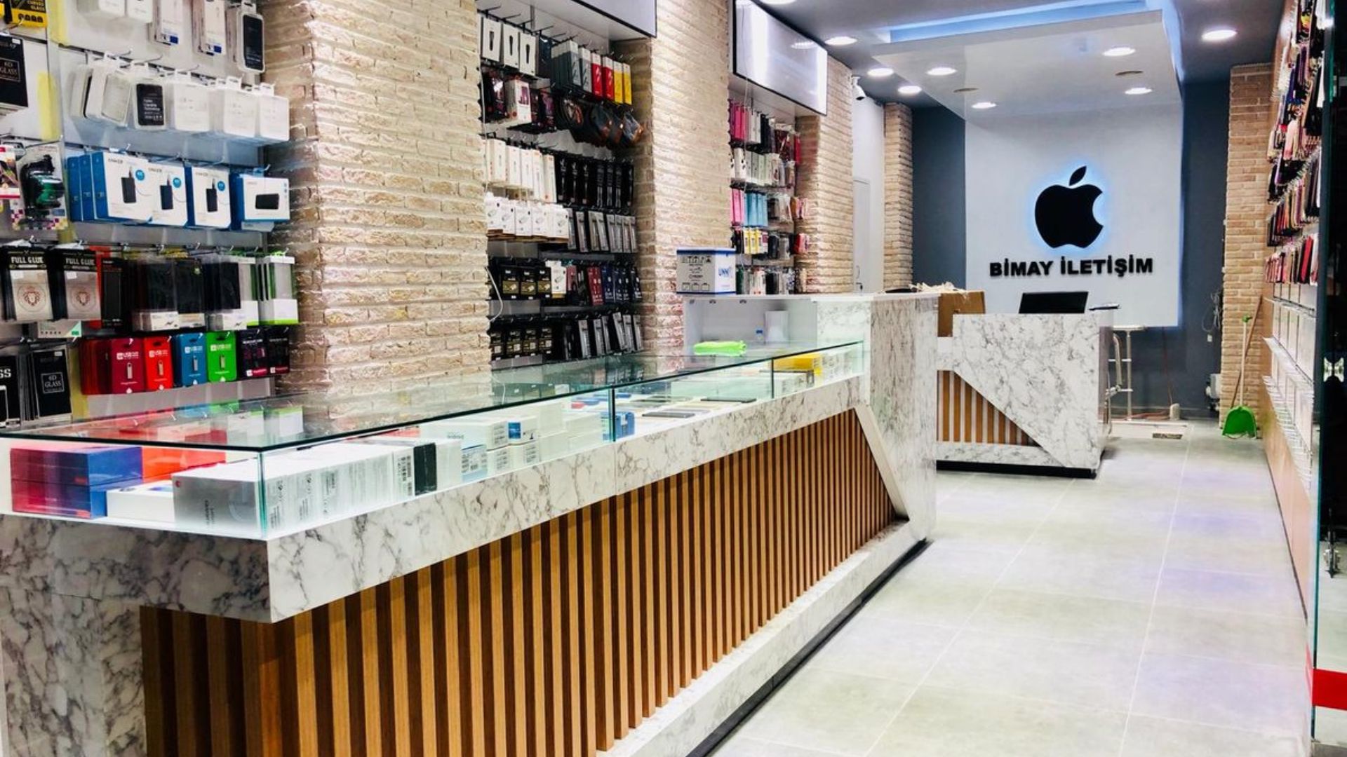 10+ Mẫu thiết kế cửa hàng điện thoại 30m2 đẹp, thu hút 23 Mẫu thiết kế cửa hàng điện thoại nhỏ tối giản