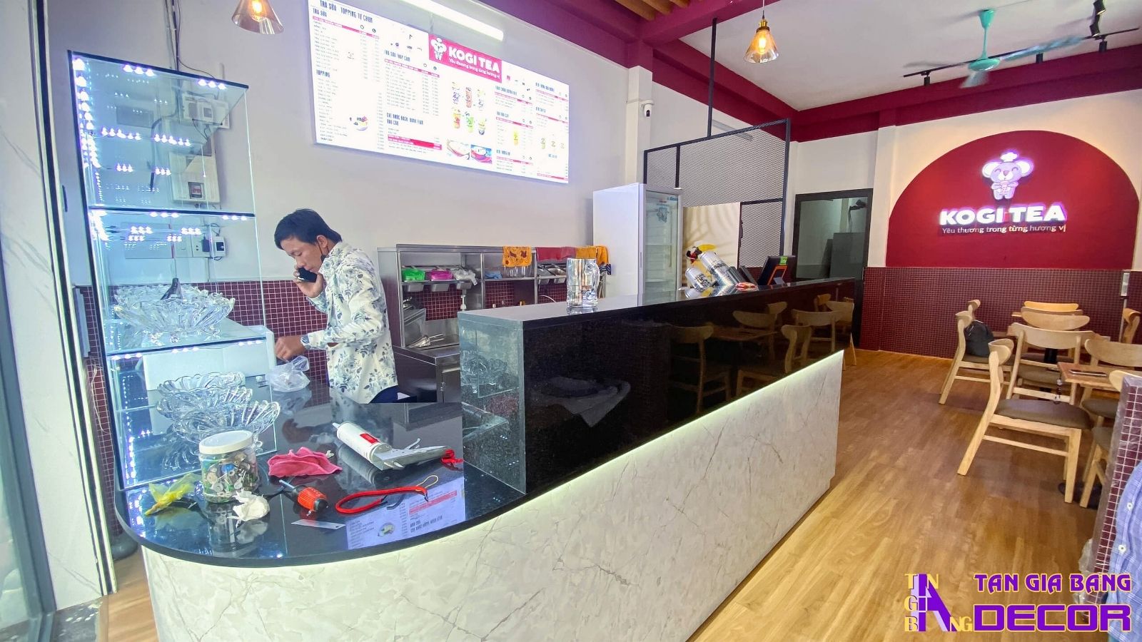 Thi công quán trà sữa KOGI TEA tại Tân Phú 5 thi cong noi that quan tra sua kogi tea