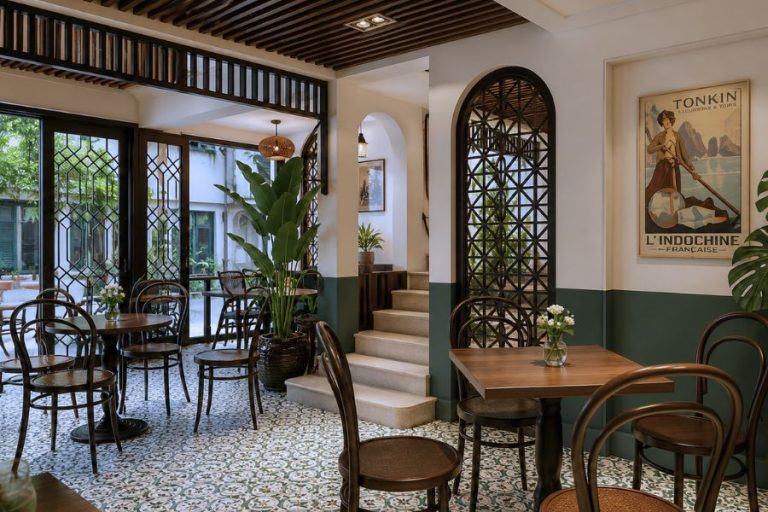 thiet ke quan cafe phong cach Indochine