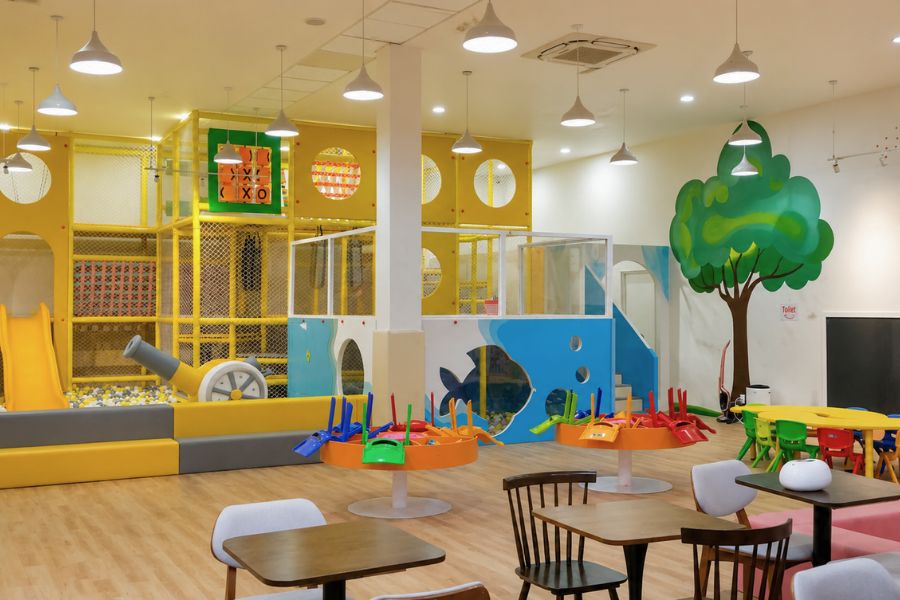 Thiết Kế Cafe Kết Hợp Khu Vui Chơi Trẻ Em: Mẫu & Chi Phí 11 Mẫu thiết kế quán cafe kết hợp khu vui chơi trẻ em - Mẫu 8